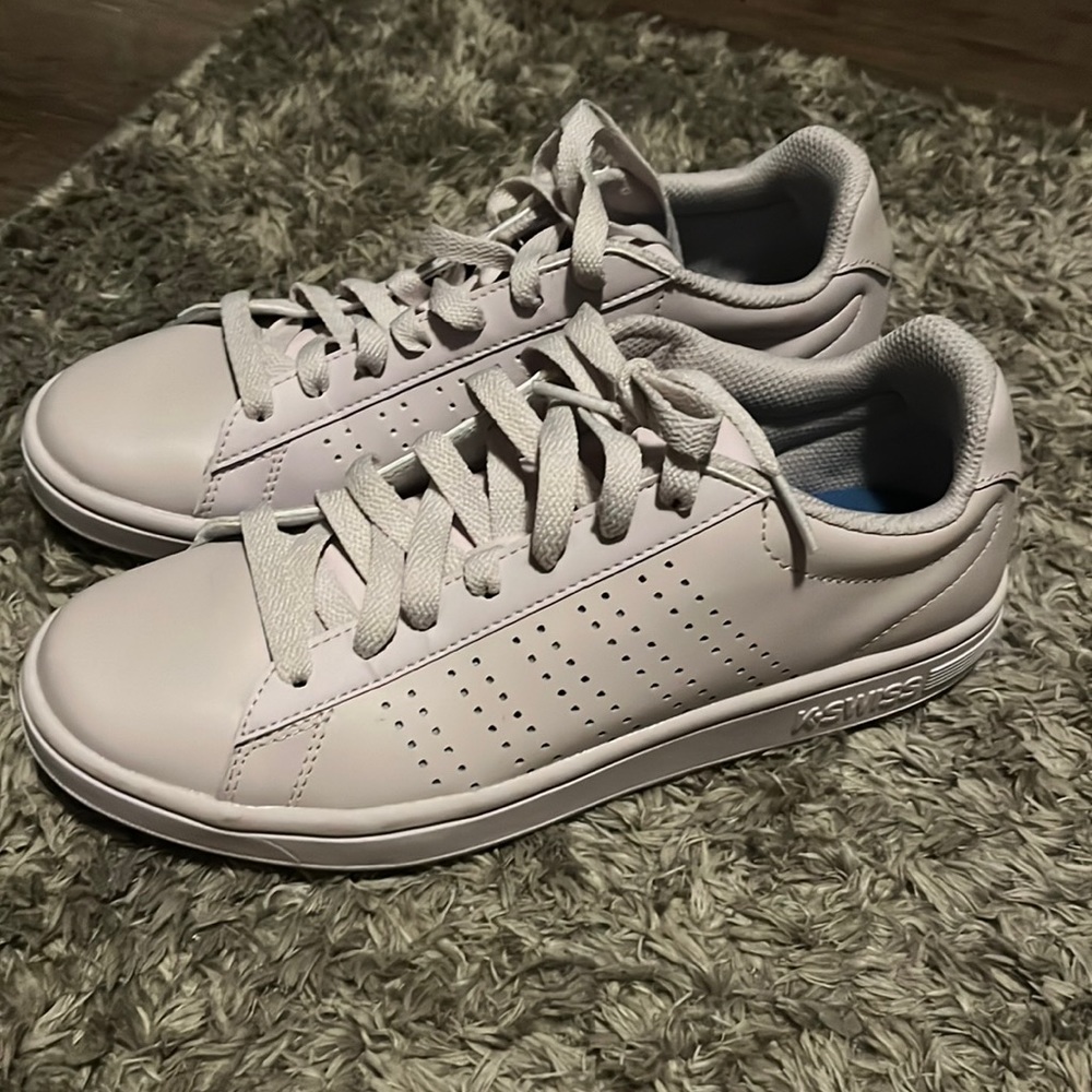 Very light colored lavender Kswiss